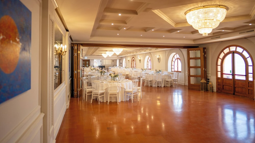Indoor wedding
