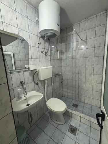 705144077.jpg