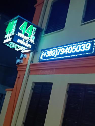 826404361.jpg