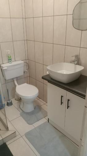 590373740.jpg
