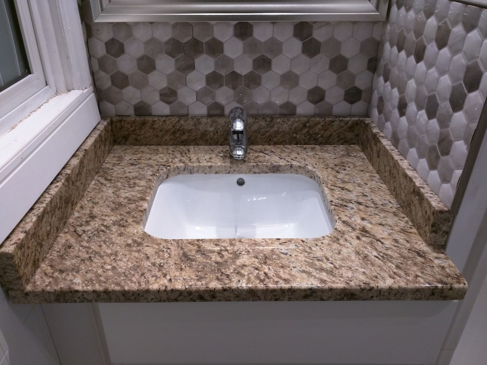 Bathroom sink