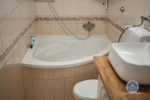 607401070.jpg