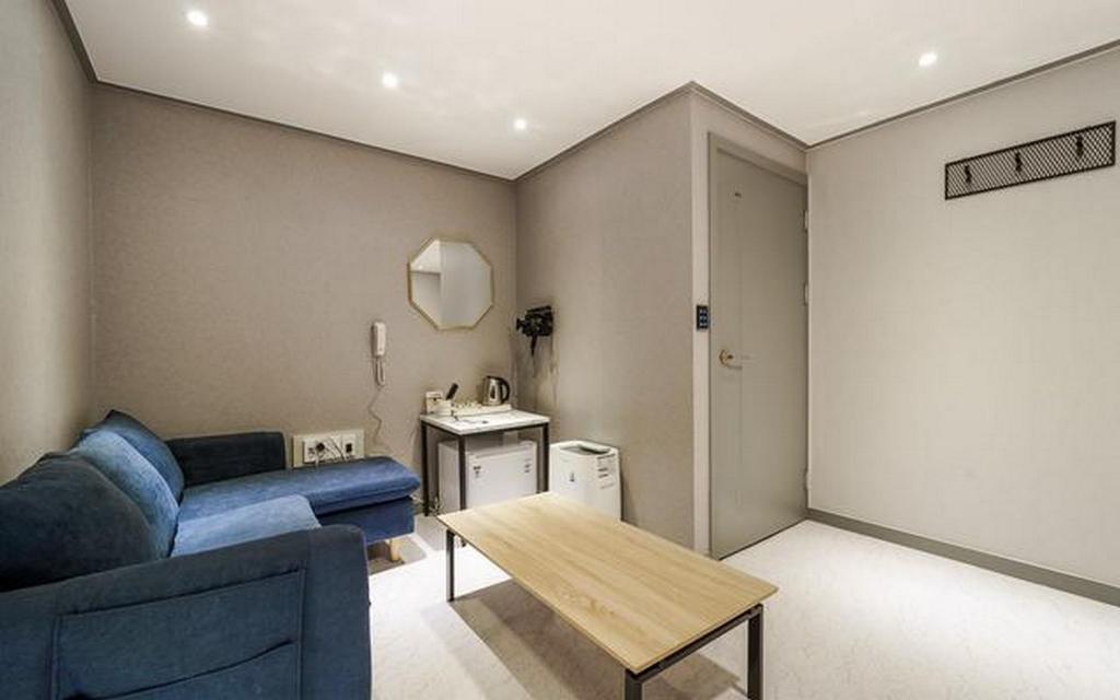 4d0991762775e0ee6b4a6c8c06d70e3a.jpg