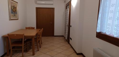 618762812.jpg