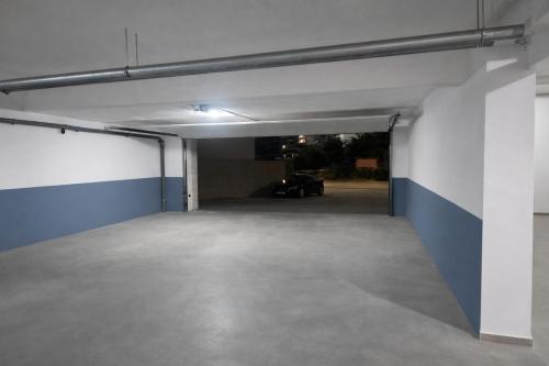 827975613.jpg