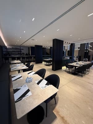 thumbnail: Restaurant