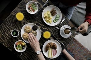 thumbnail: Breakfast area