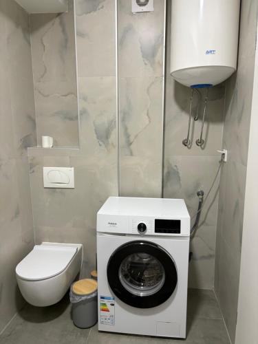 837078710.jpg