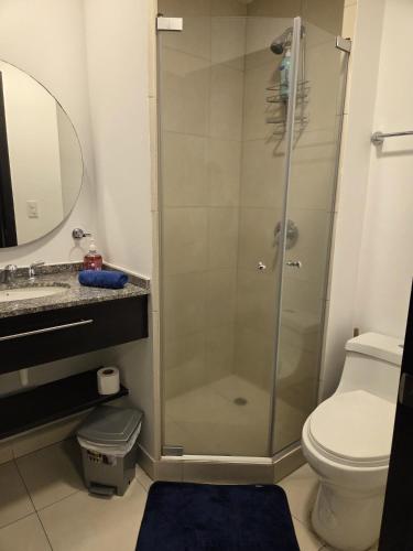 832631044.jpg