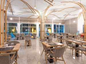 thumbnail: Restaurant