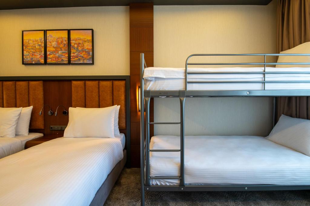 8ce2f22c77e73ab5aa2cc818e73446ad.jpg