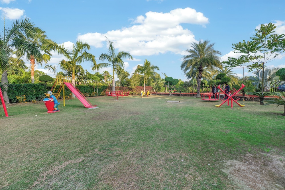 Children's play area - outdoor