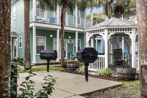 Outdoor Grill - Club Wyndham Beach Street Cottages