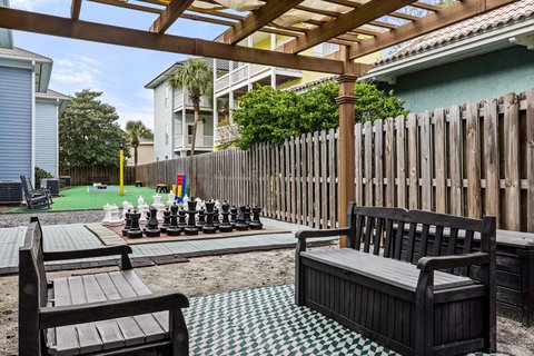 Outdoor Seating & Giant Chess - Club Wyndham Beach Street Cottages
