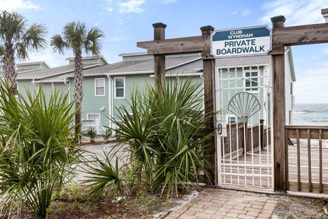 Entrance to Boardwalk - Club Wyndham Beach Street Cottages