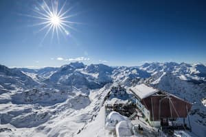 thumbnail: Skiing