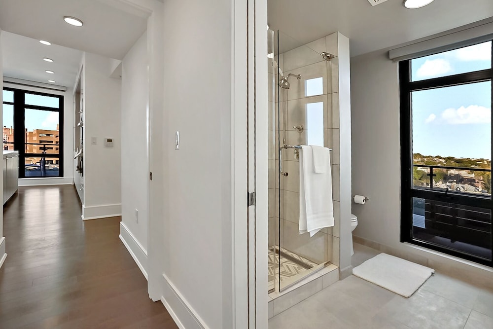 Bathroom shower