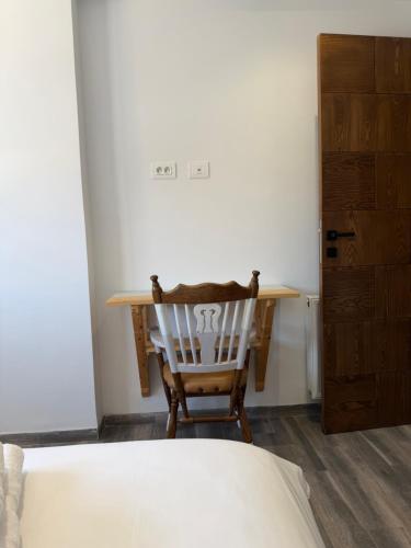 851107027.jpg