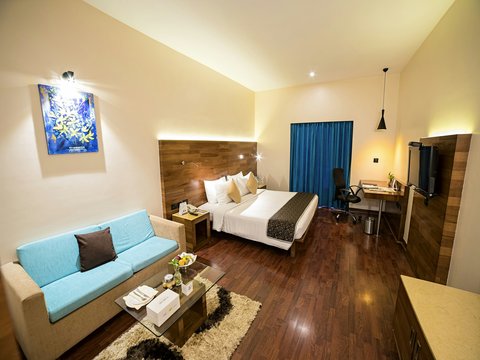 Deluxe Room King Bed Main Image