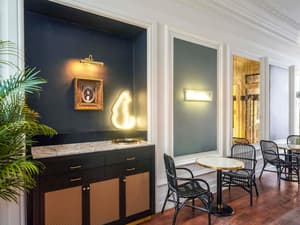 thumbnail: Breakfast area