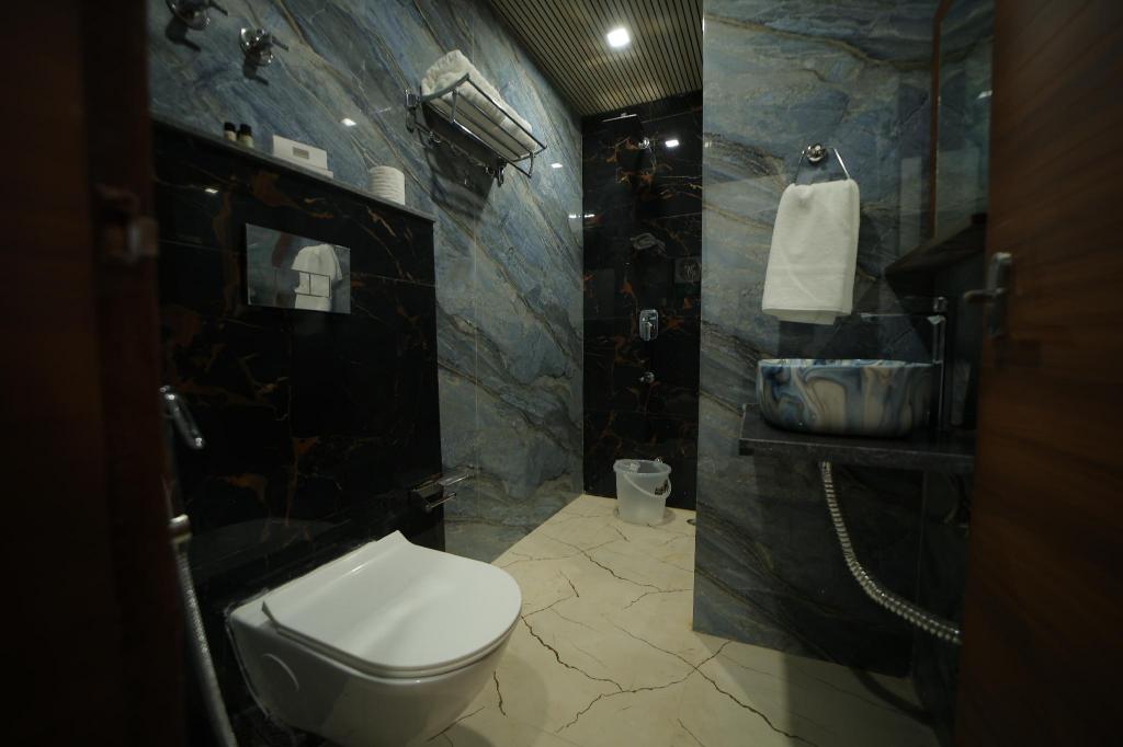 27511b44dabe8ba810d16bd61b70f7a9.jpg