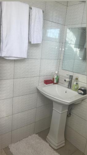 595721568.jpg