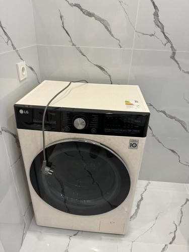 598774884.jpg