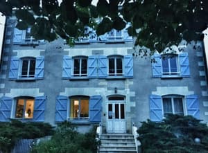 thumbnail: Front of property