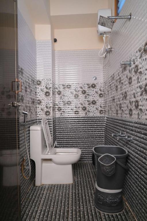 f5e0cc23dc948e5fab8e9fd183070cc2.jpg