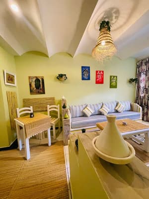 Charming Getaway in Casablanca Maroc, Cozy Home With Thoughtful Amenities