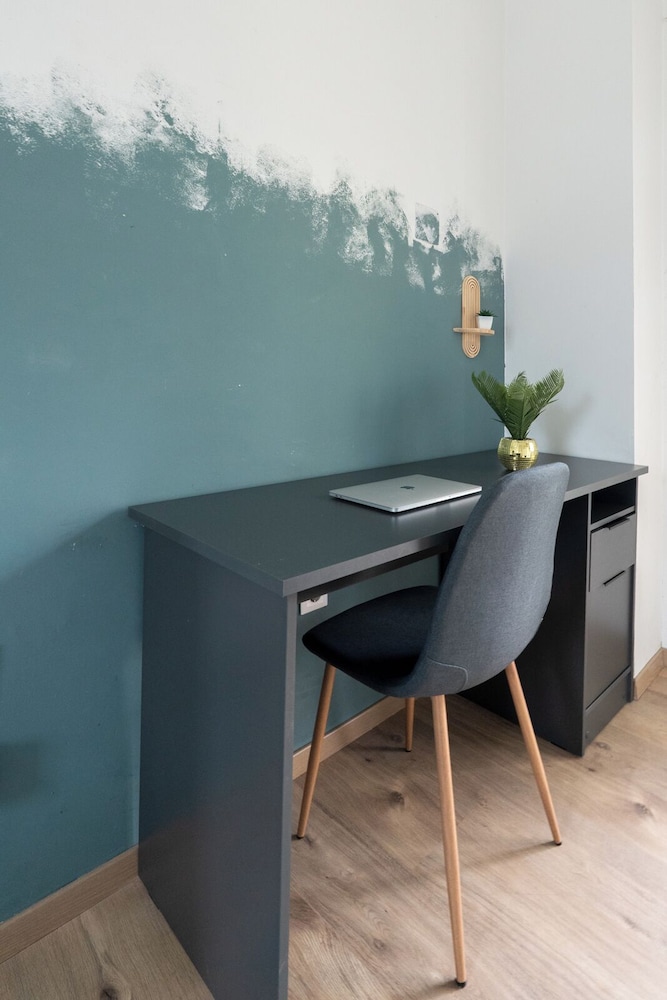 In-room business center