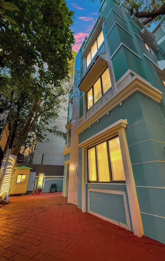 Front of property - evening/night