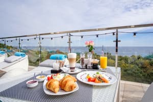 thumbnail: Breakfast area