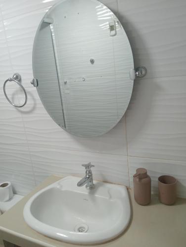 596188940.jpg