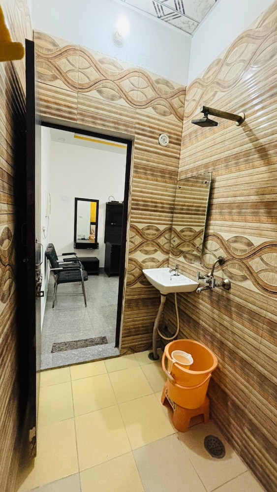 Bathroom amenities