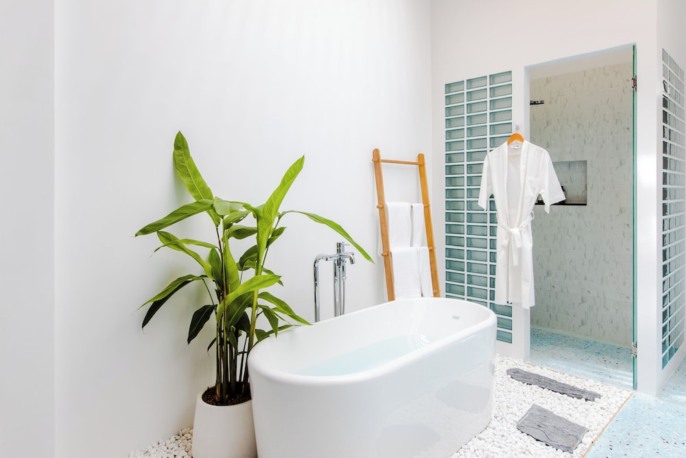 Bathroom shower