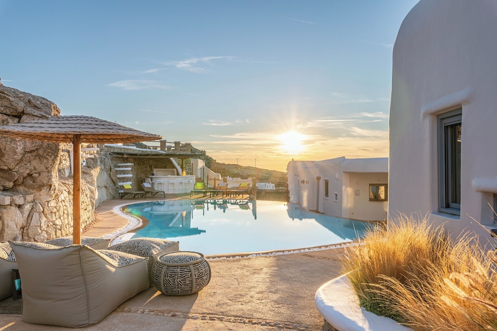 Private pool