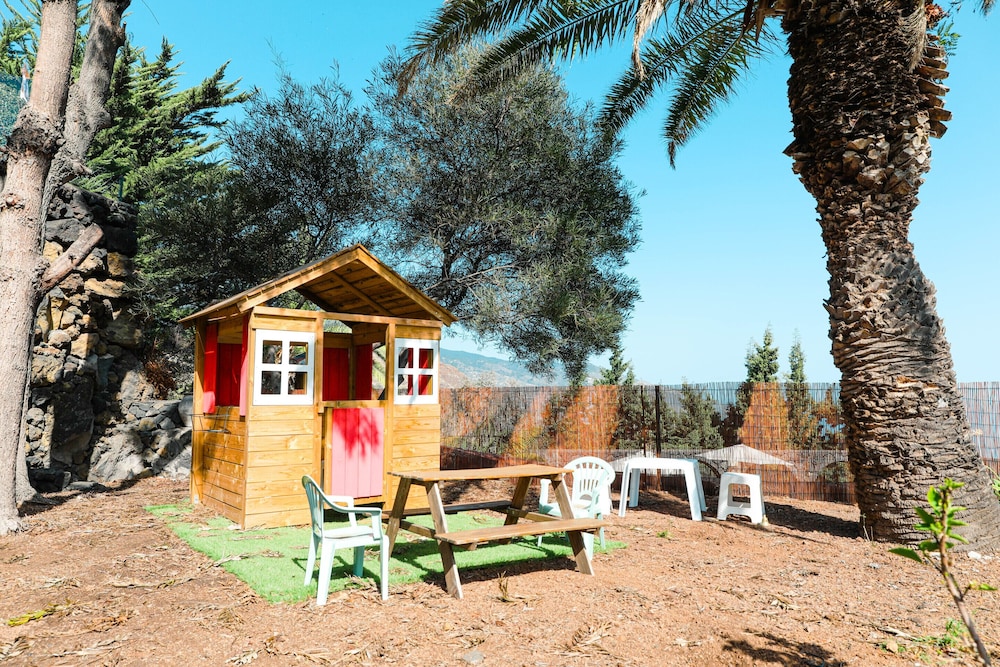 Children's play area - outdoor