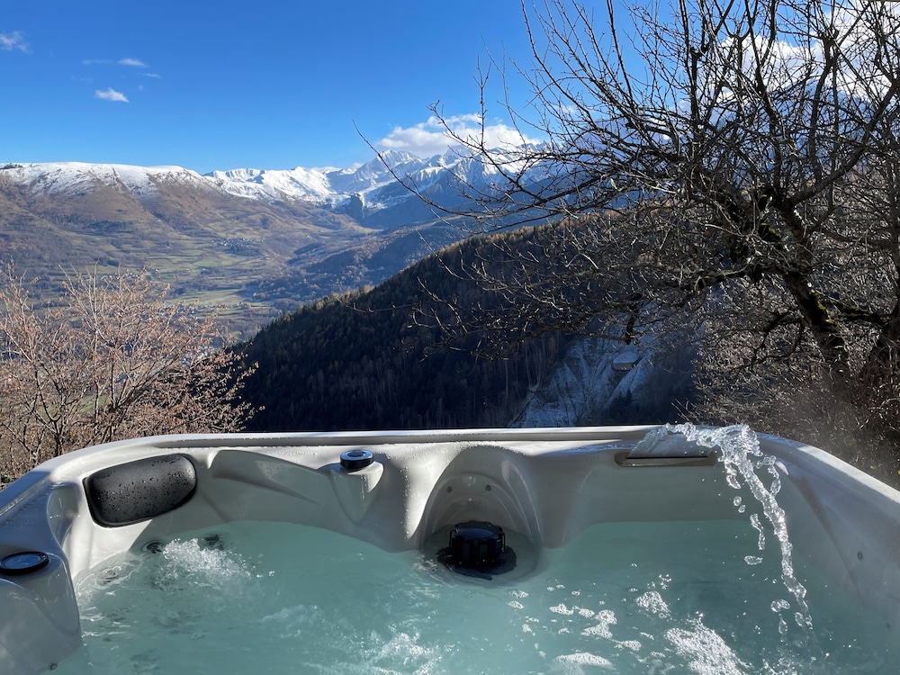 Private spa tub