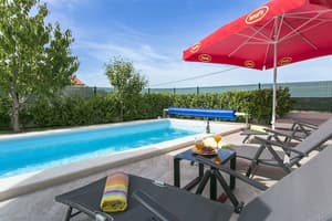 thumbnail: Pool