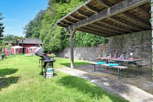 thumbnail: BBQ/picnic area