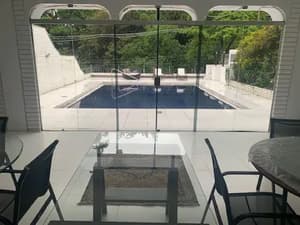thumbnail: Outdoor dining