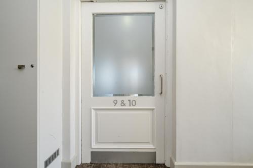882129499.jpg