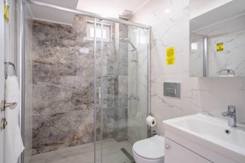 743312347.jpg