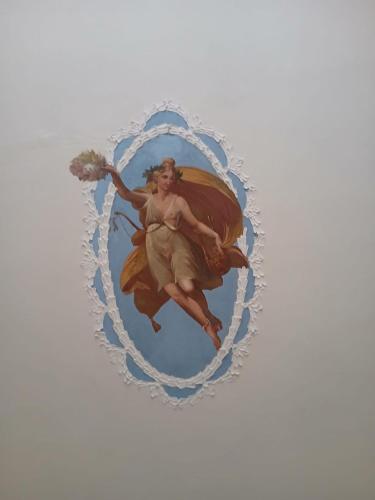 856907582.jpg