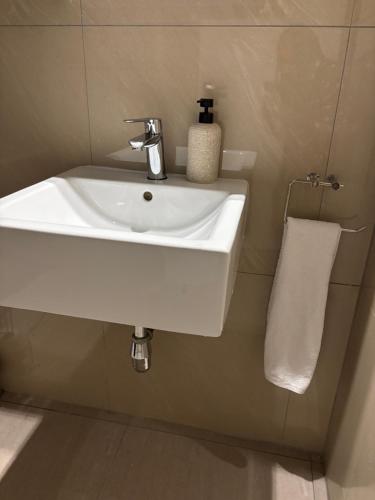 855019320.jpg