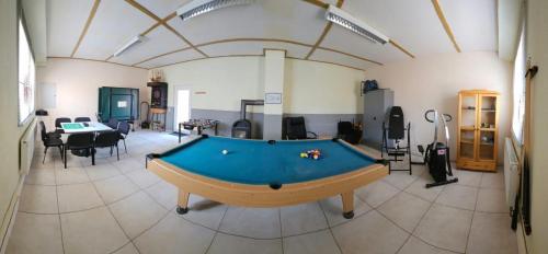 703582895.jpg