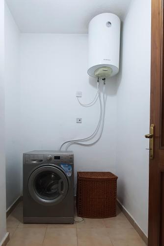 739075833.jpg