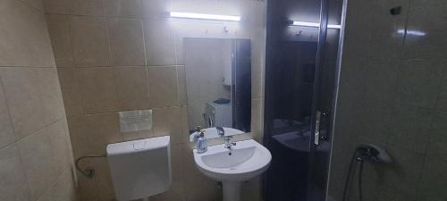 855015643.jpg