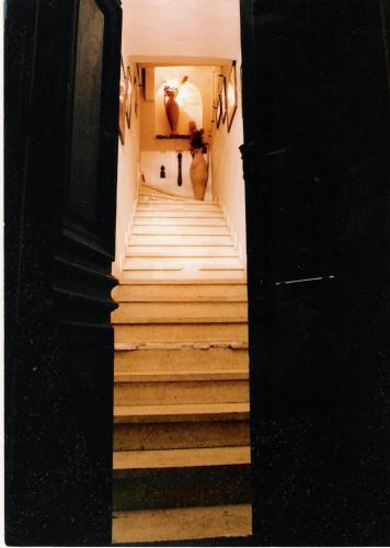 301598227.jpg